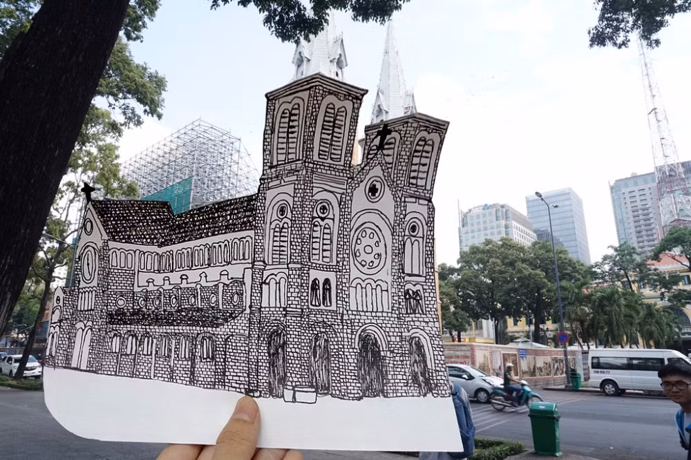 Hình ảnh Nhà thờ Đức Bà khác lạ với không ít người dân TP.HCM. Đây là lúc Nhà thờ vừa được hoàn thành năm 1882, không có 2 tháp chuông như thời điểm hiện tại. Đến năm 1895, hai tháp chuông nhọn cao 57m được bổ sung, Nhà thờ trở thành công trình cao nhất Sài Gòn thời điểm đó. (Tác giả: Sinh viên Hồ Quốc Hiển)