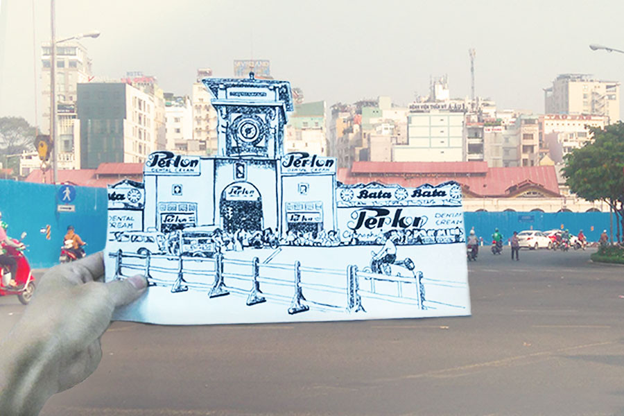 Một điều khá thú vị nhưng ít người biết, trước năm 1975, chợ Bến Thành không có bảng tên như thời điểm hiện tại. Dựa theo bức ảnh tư liệu hiếm hoi về mặt tiền chợ, người Sài Gòn lại được nhìn ngắm hình ảnh Sài Gòn đã xưa nhưng không hề cũ. (Tác giả Lê Thanh Tùng).