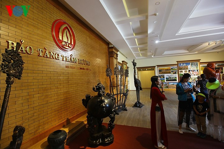 Bảo tàng được chia thành nhiều chủ đề như: giới thiệu chung về nét đẹp Việt Nam, những nghiên cứu của thế giới về trầm hương, bản đồ phân bố và nguồn gốc trầm hương, trầm hương gắn với tín ngưỡng trên toàn thế giới, những sản phẩm của trầm hương...