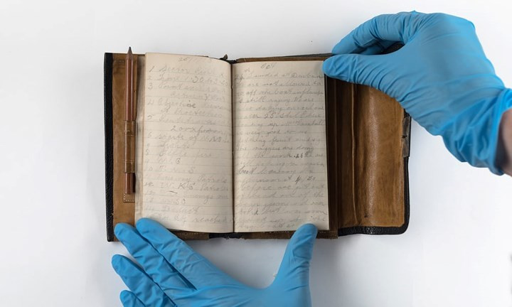 Cuốn nhật ký mà ông Ward dùng ghi chép các hoạt động hàng ngày khi tham gia chiến đấu ở mặt trận phía Tây từ năm 1916-1918.