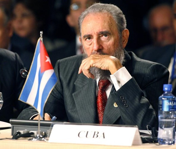 Ông Fidel tại phiên họp thượng đỉnh của Mercosur tại Cordoba, Argentina ngày 21/7/2006. Di sản ông để lại cho người dân Cuba là nền y tế và giáo dục hàng đầu khu vực.