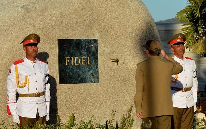 Chủ tịch Raul tưởng nhớ cố lãnh tụ Fidel. Ông Raul Castro bắt đầu lãnh đạo Cuba từ năm 2008.