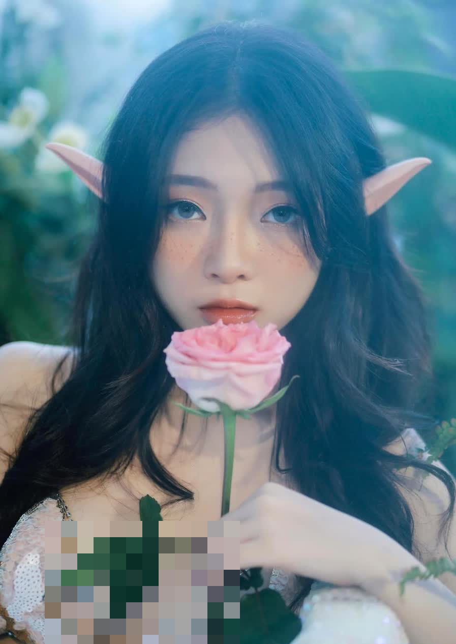 Là một streamer xinh đẹp và theo đuổi gu thời trang sành điệu và gợi cảm, Linh Chichan từng bị xúc phạm "không có não". Thế nhưng, sự thật ít người biết đó là cô nàng từng giảnh giải Toán cấp quốc gia.(Ảnh: nguoinoitieng.tv)