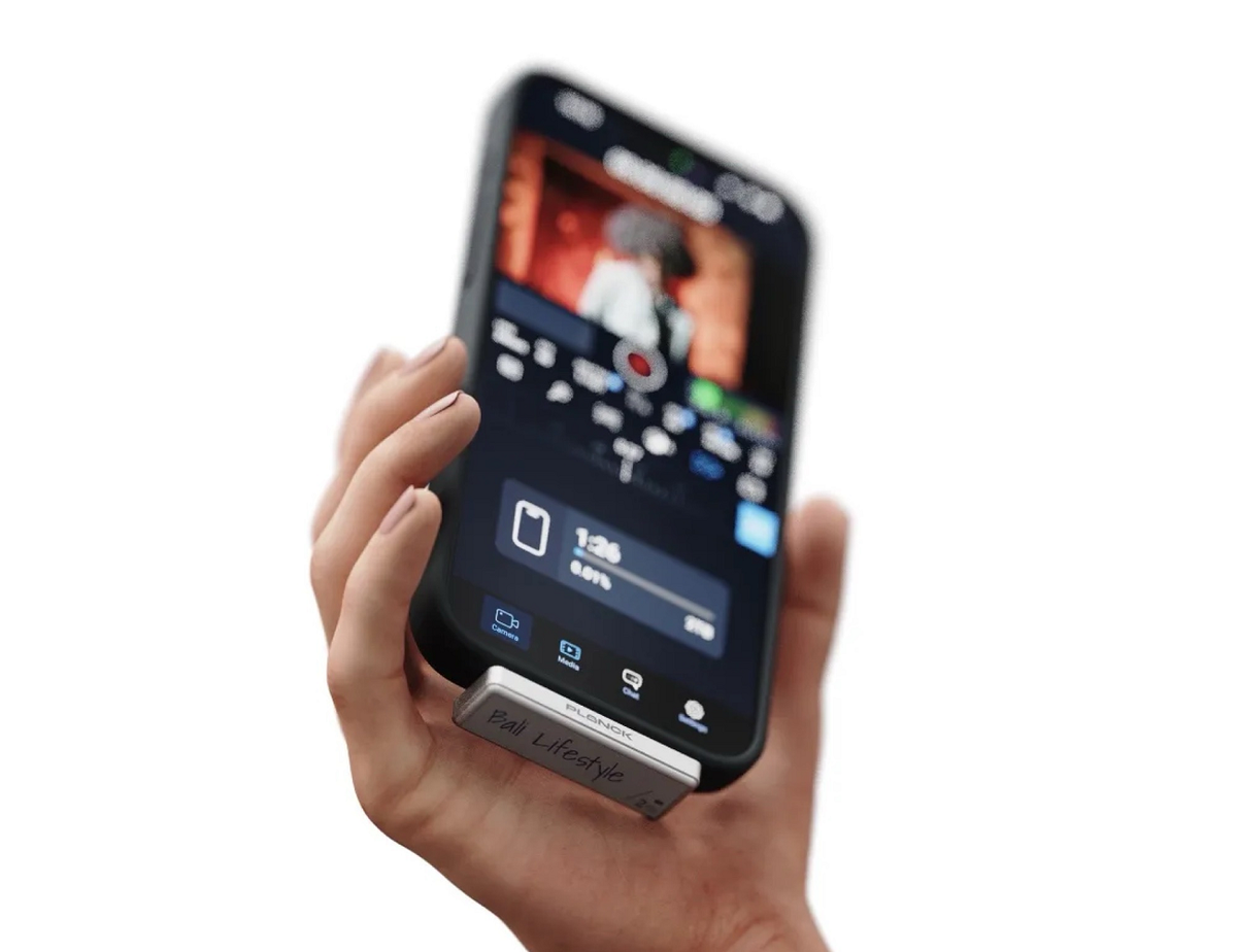 Planck cũng giới thiệu PlanckBank, một thiết bị giúp sạc SSD và kết nối hai ổ cùng lúc.(Ảnh: Techlade.vn)