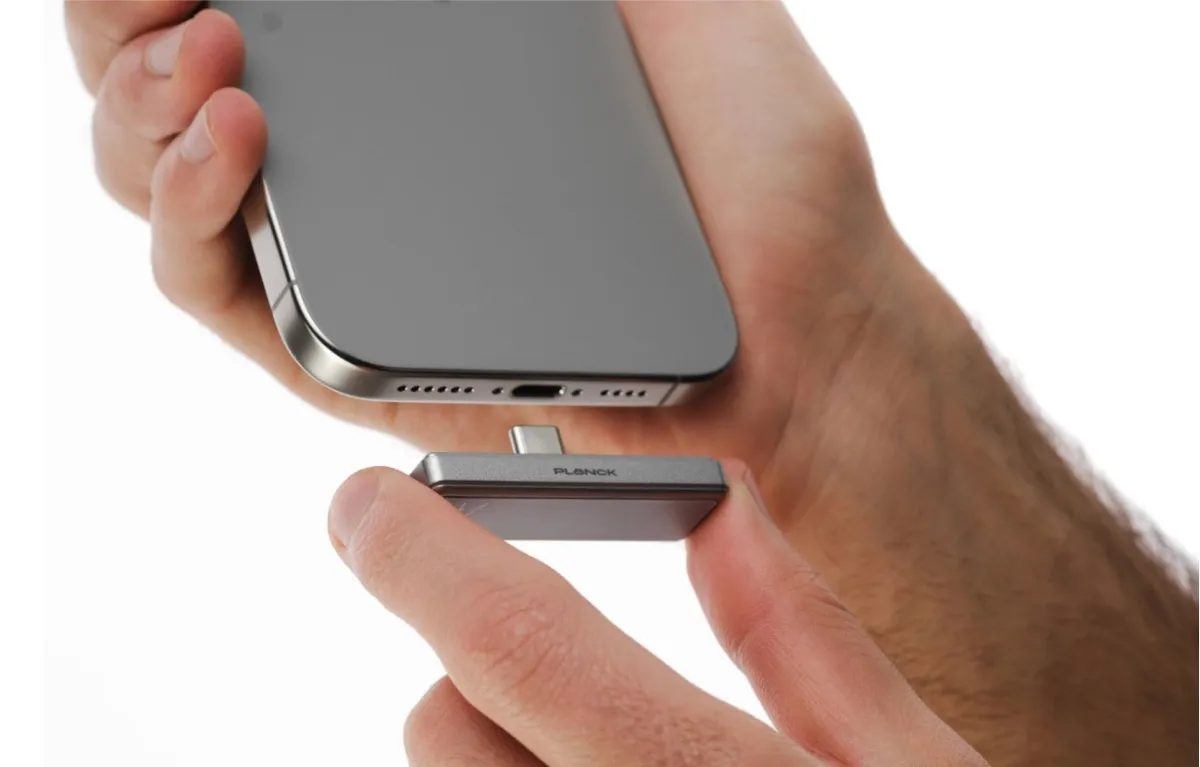 Với dung lượng lên đến 2 TB và tốc độ truyền dữ liệu 10 Gbps, nó cho phép ghi hình 4K ProRes 120 FPS.(Ảnh: Apple World Today)