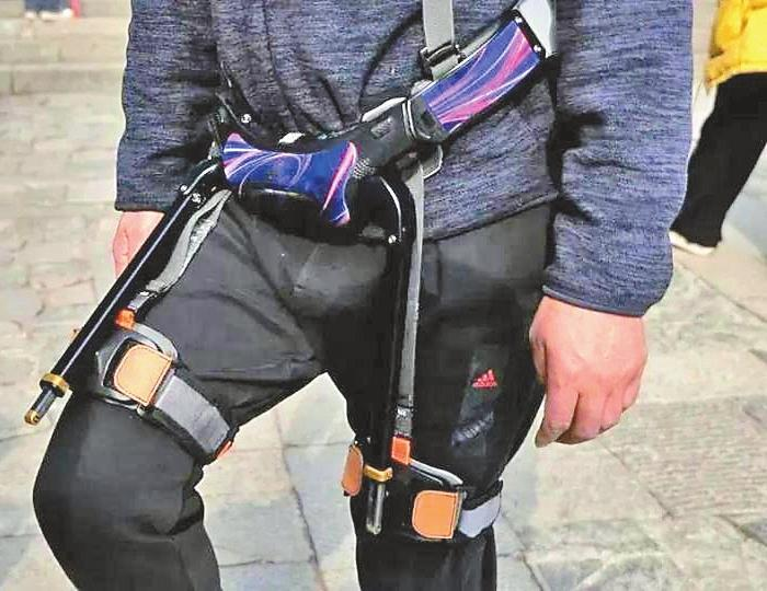 Trung Quốc thử nghiệm khung xương robot "Pi" giúp du khách leo núi Thái Sơn mà không bị mệt. (Ảnh:WentChina)