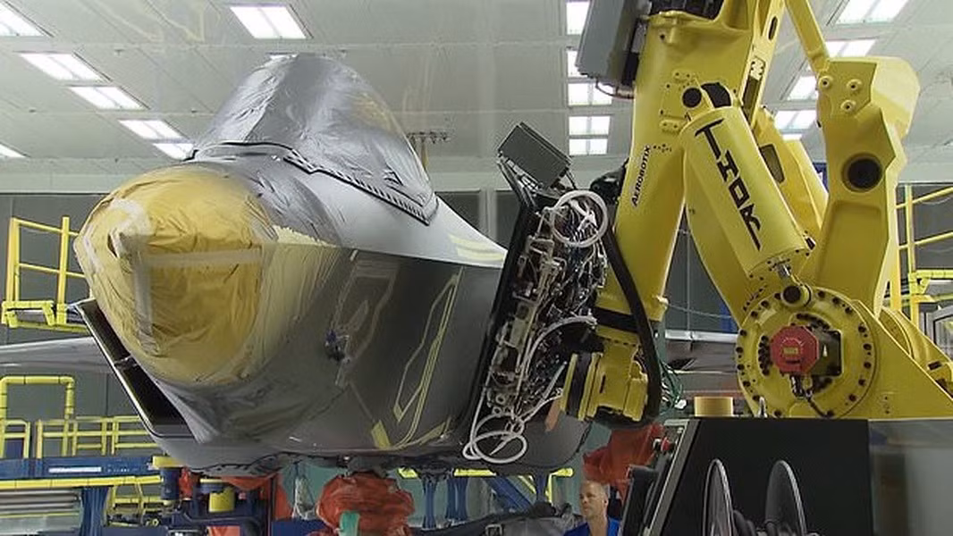 Nhà máy chế tạo cả ba biến thể: F-35A, F-35B, F-35C, phục vụ cho Không quân, Hải quân và Thủy quân lục chiến Mỹ. (Ảnh: The War Zone)