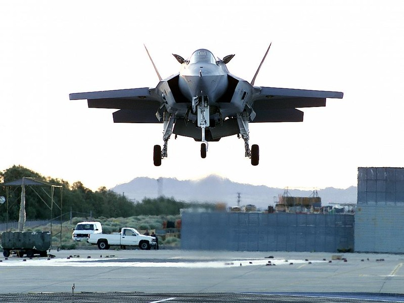 F-35 là dự án đa quốc gia, với linh kiện nhập khẩu từ nhiều nước, gây thách thức lớn trong việc duy trì chuỗi cung ứng. (Ảnh: The War Zone)