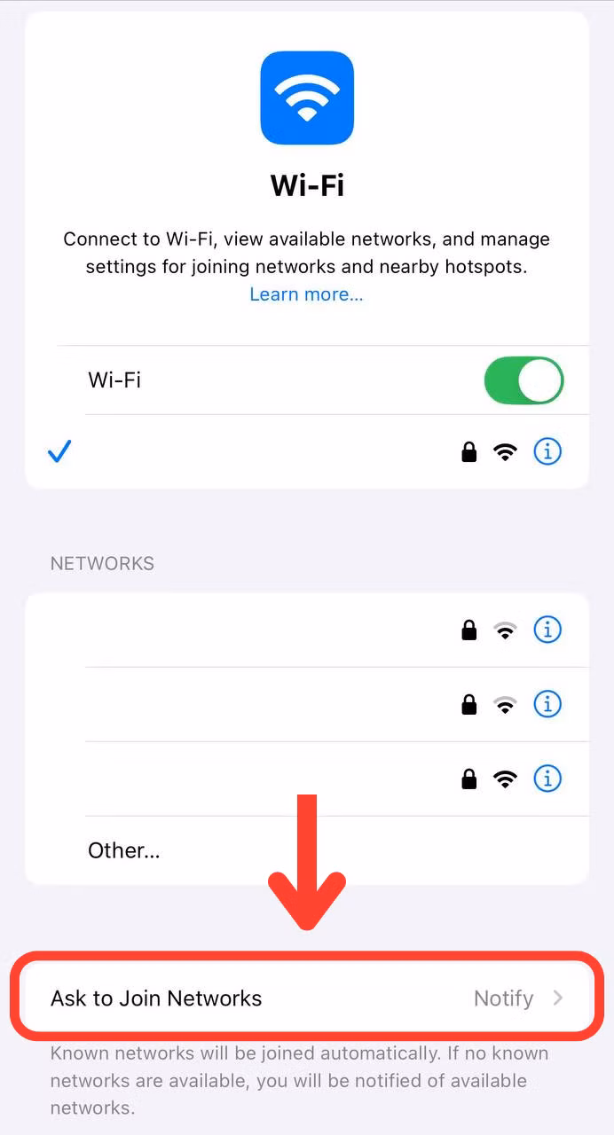 Để bảo vệ, người dùng nên tắt tính năng "Tự động kết nối Wi-Fi" trong Cài đặt > Wi-Fi > Hỏi để kết nối mạng. (Ảnh: Đời sống pháp luật)
