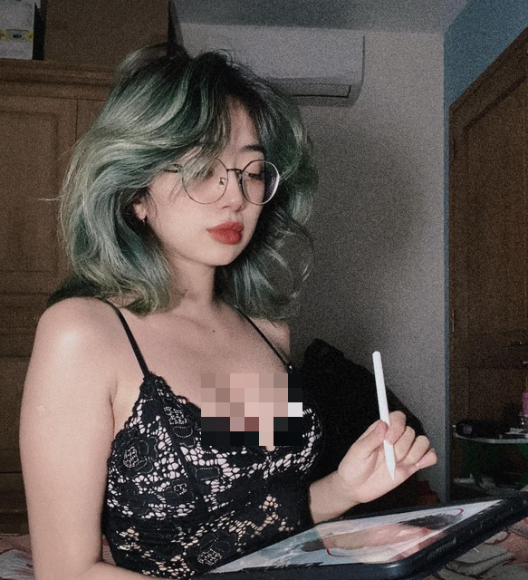 Không những vậy, cô còn là game thủ thứ thiệt với đam mê nhiều thể loại game, từng gia nhập Lowkey Esports.(Ảnh: IGNV)