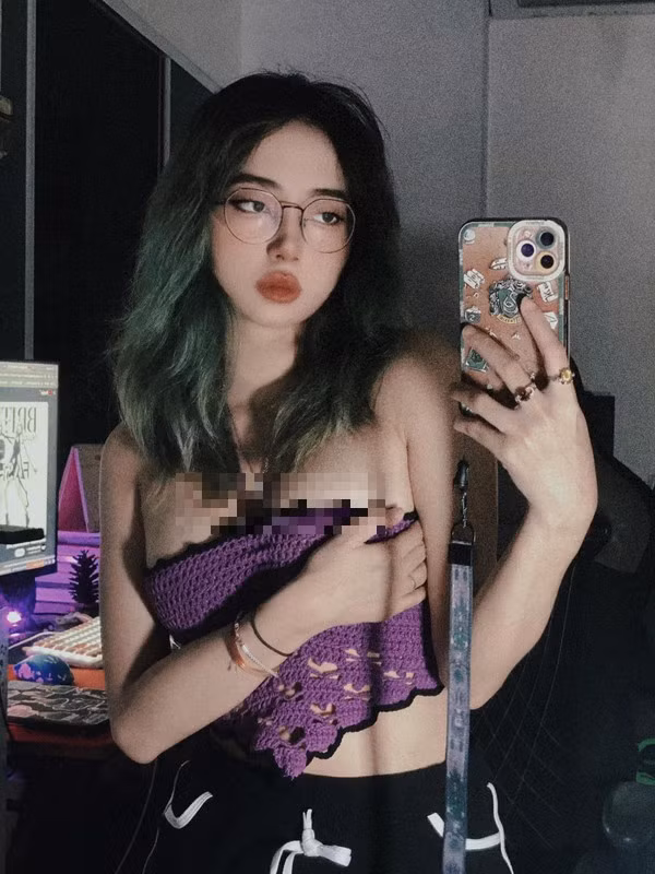 Nổi lên với vai trò là nữ trọng tài VCS 2020 (League of Legends Vietnam Championship Series - Giải vô địch thể thao điện tử Liên Minh Huyền Thoại Việt Nam), Mecury Nguyen ghi điểm nhờ ngoại hình xinh đẹp. (Ảnh: IGNV)