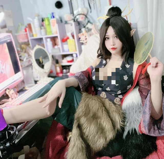 Cô nàng coser Mina hóa thân thành Bình Bình và nhanh chóng chiếm được cảm tình của fan. (Ảnh: FBNV)