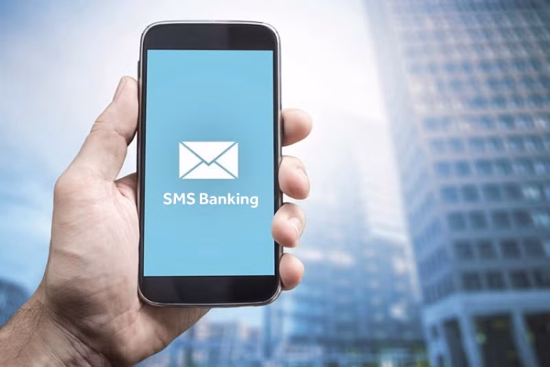 Kích hoạt các giải pháp bảo mật như xác thực OTP, SMS Banking để kiểm soát giao dịch. (Ảnh:ACB)