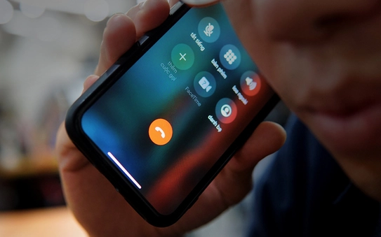  Lừa đảo nháy máy là hình thức kẻ gian gọi điện nhưng chỉ để chuông một lần rồi tắt, khiến nạn nhân tò mò và gọi lại. (Ảnh:Báo Người Lao Động)