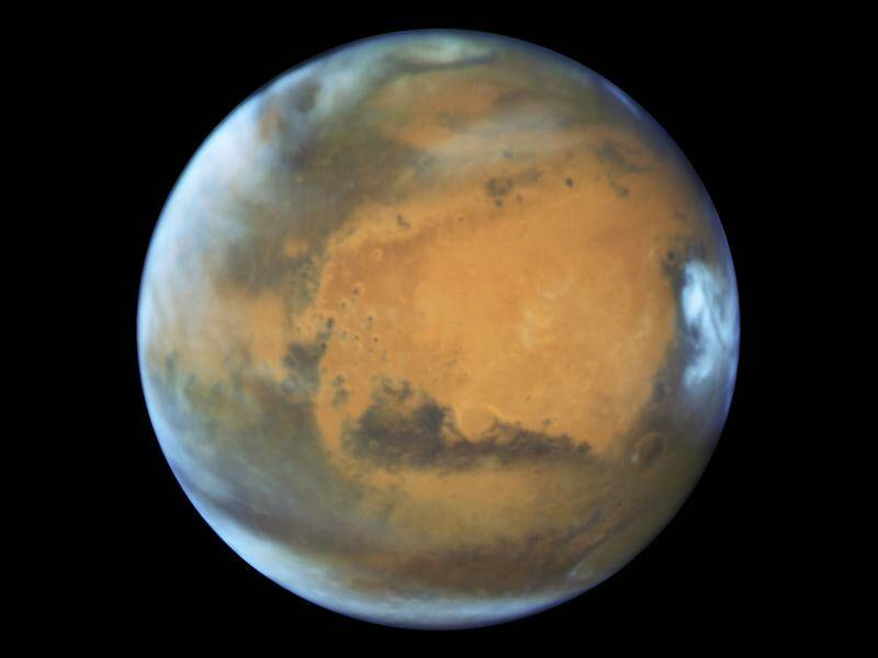 Nghiên cứu đăng trên tạp chí Proceedings of the National Academy of Sciences chỉ ra sao Hỏa có thể từng có môi trường phù hợp cho sự sống. Các nhà khoa học xác nhận những trầm tích này không hình thành từ sông, gió hay hoạt động núi lửa, mà là kết quả của biển. (Ảnh:The Inverell Times)