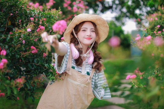 Bé My xây dựng hình ảnh dễ thương, hồn nhiên như công chúa trong truyện cổ tích. (Ảnh: FBNV)