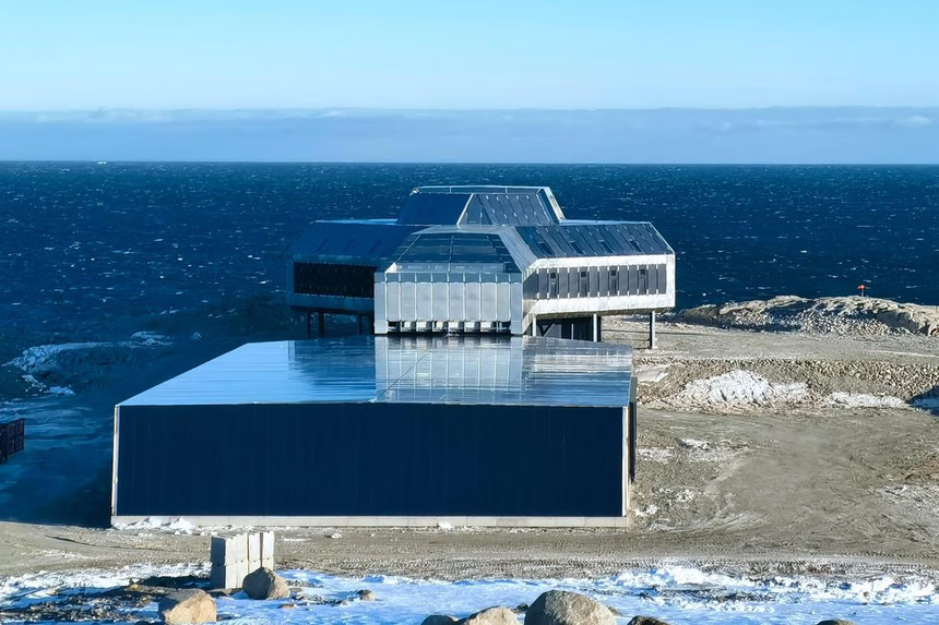 Sau một năm vận hành, trạm vẫn hoạt động ổn định và chứng minh được độ bền vững.(Ảnh: The Straits Times)