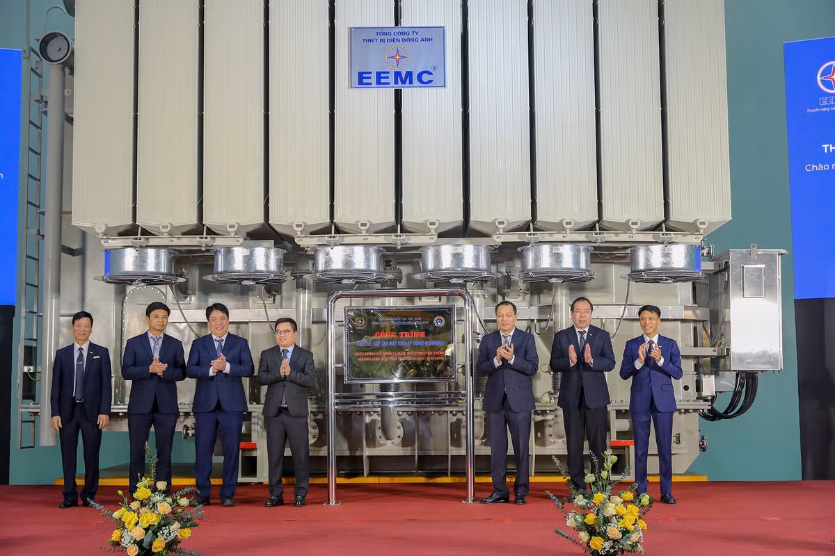 Đây là thành tựu quan trọng giúp Việt Nam làm chủ công nghệ chế tạo máy biến áp siêu cao áp, một lĩnh vực vốn chỉ có rất ít quốc gia trên thế giới thực hiện được. (Ảnh: dnse)