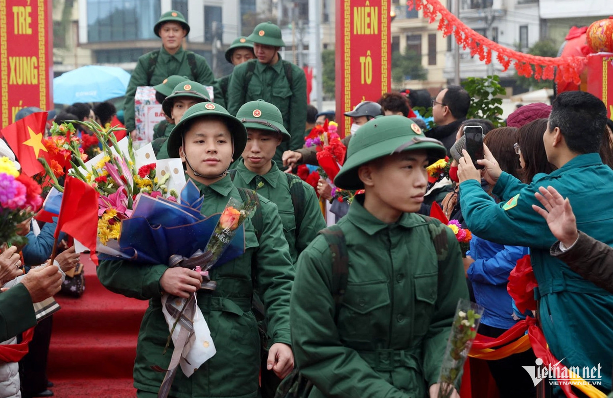 Thanh niên cả nước nhập ngũ từ 13-15/2025 Thanh nien ca nuoc nhap ngu tu 13-15/2025