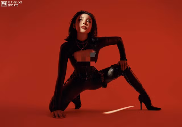 Phí Thanh Thảo, nữ vận động viên bắn súng sinh năm 2004, đang thu hút sự chú ý của cộng đồng game. Bộ ảnh cá nhân mới nhất của cô thể hiện sự cá tính, sexy và thần thái không thua kém các hot girl mạng. (Ảnh: gamek)