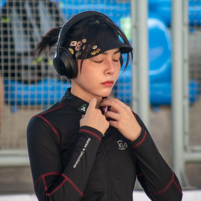 Phí Thanh Thảo vốn là cái tên quen thuộc trong số những xạ thủ nữ thế hệ mới của đội tuyển bắn súng Việt Nam. Với nụ cười tỏa sáng và nhan sắc xinh đẹp cô nàng này nhanh chóng thu hút nhiều người hâm mộ ở thời điểm hiện tại. (Ảnh: FBNV)