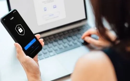 Nhan cuoc goi co dau hieu nay, coi chung bay sach tien trong tai khoan