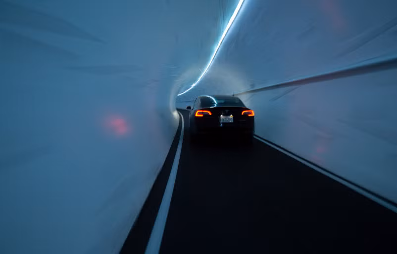 Elon Musk cho rằng hệ thống ngầm giúp duy trì nhiệt độ mát mẻ và có thể trở thành nơi trú ẩn trong trường hợp chiến tranh nhiệt hạch toàn cầu. (Ảnh: designboom)