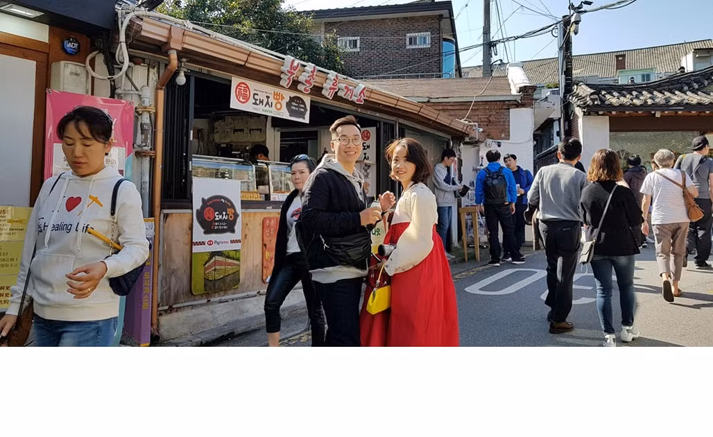 Rất nhiều các cặp đôi, chọn Hàn Quốc là điểm dừng chân của mình khi mùa thu về. Ảnh: Đức Nguyễn