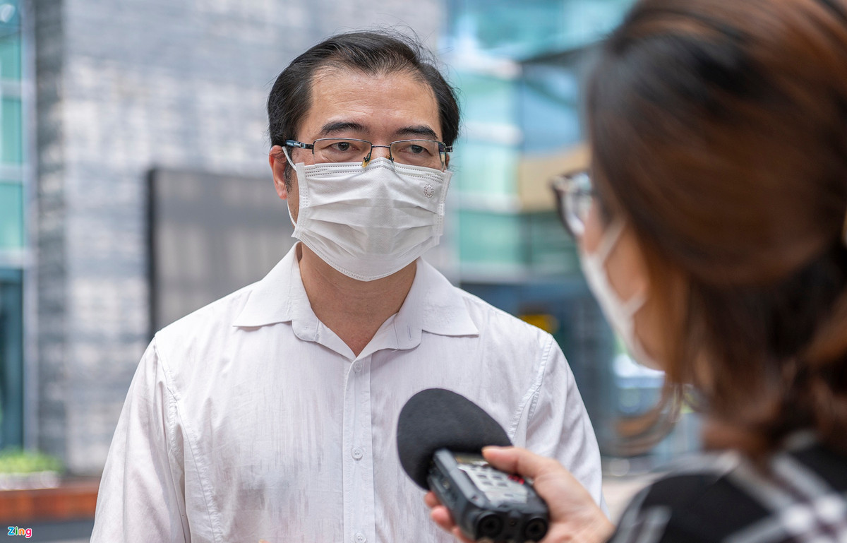 Trao đổi với Zing, ông Phạm Ngọc Sáu, Giám đốc Cảng HKQT Vân Đồn, cho biết sân bay đã thực hiện nhiều chuyến bay giải cứu công dân Việt Nam. Quy trình đón chuyến bay thí điểm "hộ chiếu vaccine" lần này đều được áp dụng theo phương thức kiểm soát y tế đặc biệt.