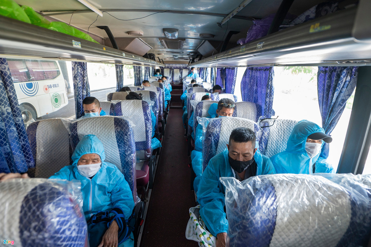 Theo đó, toàn bộ hành khách trên 2 chuyến bay về cách ly 7 ngày tại khách sạn Vinpearl Resort &amp; Spa Hạ Long (Quảng Ninh).