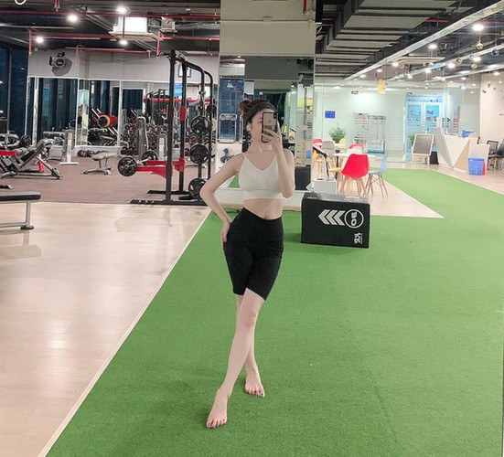 Không chỉ tập gym, Thanh Huyền cũng tập cả yoga để tăng cường sự dẻo dai của cơ thể. Ảnh: Tổng hợp