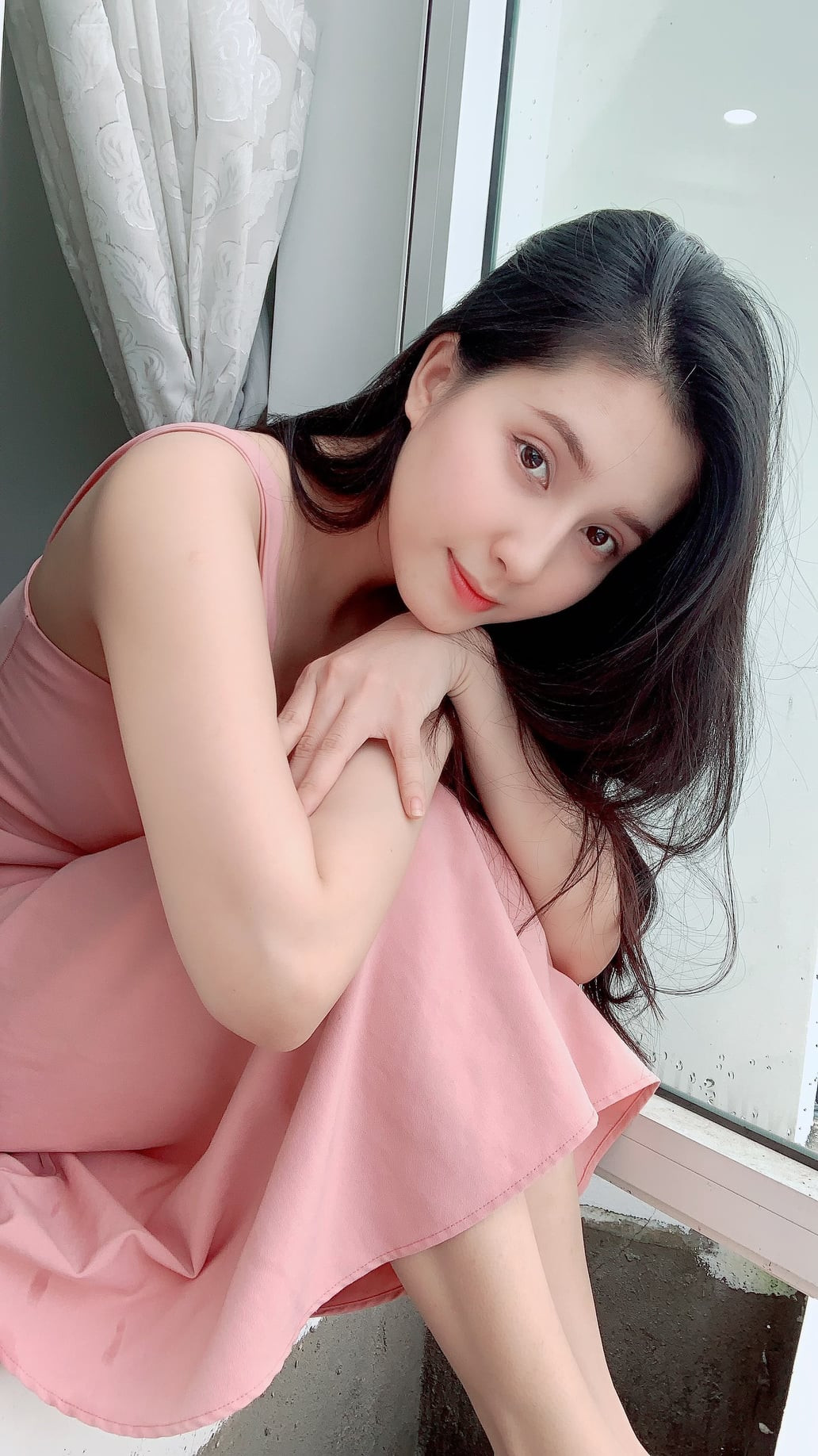 Dưới phần bình luận cư dân mạng đều để lại lời an ủi, động viên bà mẹ một con, hy vọng sau khi Thiên An "đổi nhà" trên MXH thì mọi thứ sẽ ổn hơn.