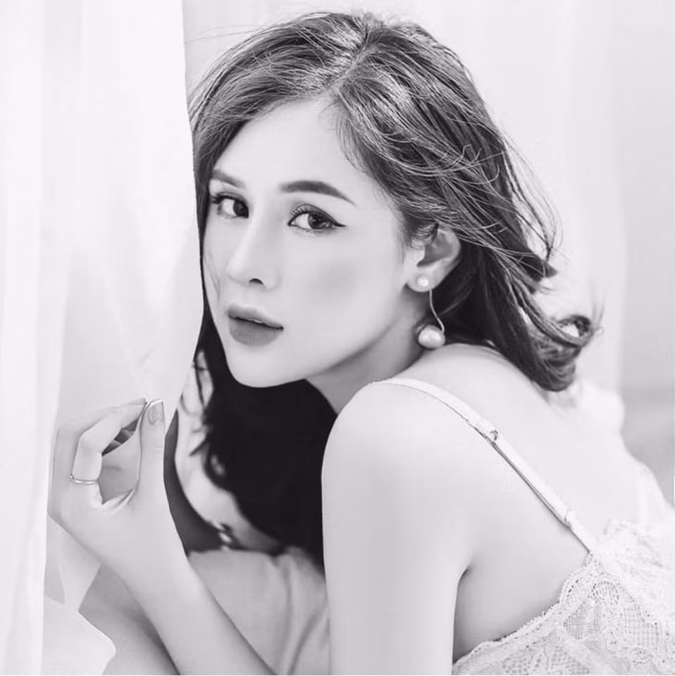 Hiện tại, công việc của Huyền Trang là làm người mẫu ảnh, người mẫu sự kiện và MC truyền hình.