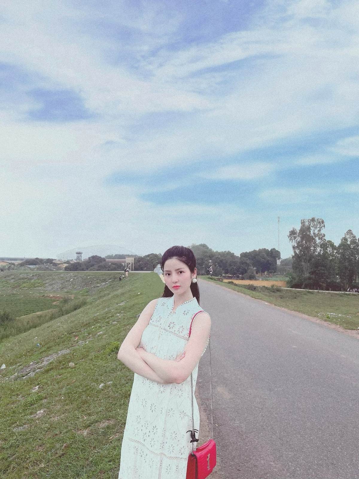 Dẫu vậy nhiều người vẫn khẳng định Quang Hải với Chu Thanh Huyền có mối quan hệ đặc biệt nào đó, nóng lòng chờ ngày được chúc mừng họ.