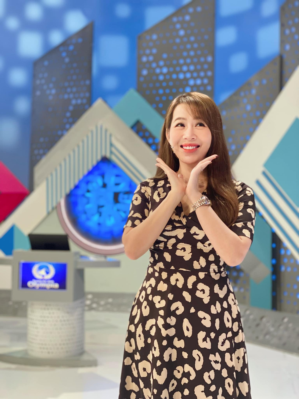 Tuy nhiên, một bộ phận fan trung thành của chương trình Đường lên đỉnh Olympia lại tỏ ra tiếc nuối trước sự ra đi của MC Diệp Chi.