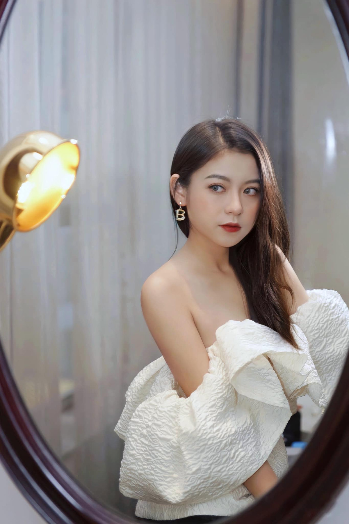 Hot girl 2K xứ Lạng hiện theo học trường Đại học Sân khấu - Điện ảnh. Ngoài ra, cô nàng còn là mẫu ảnh và streamer có tiếng.