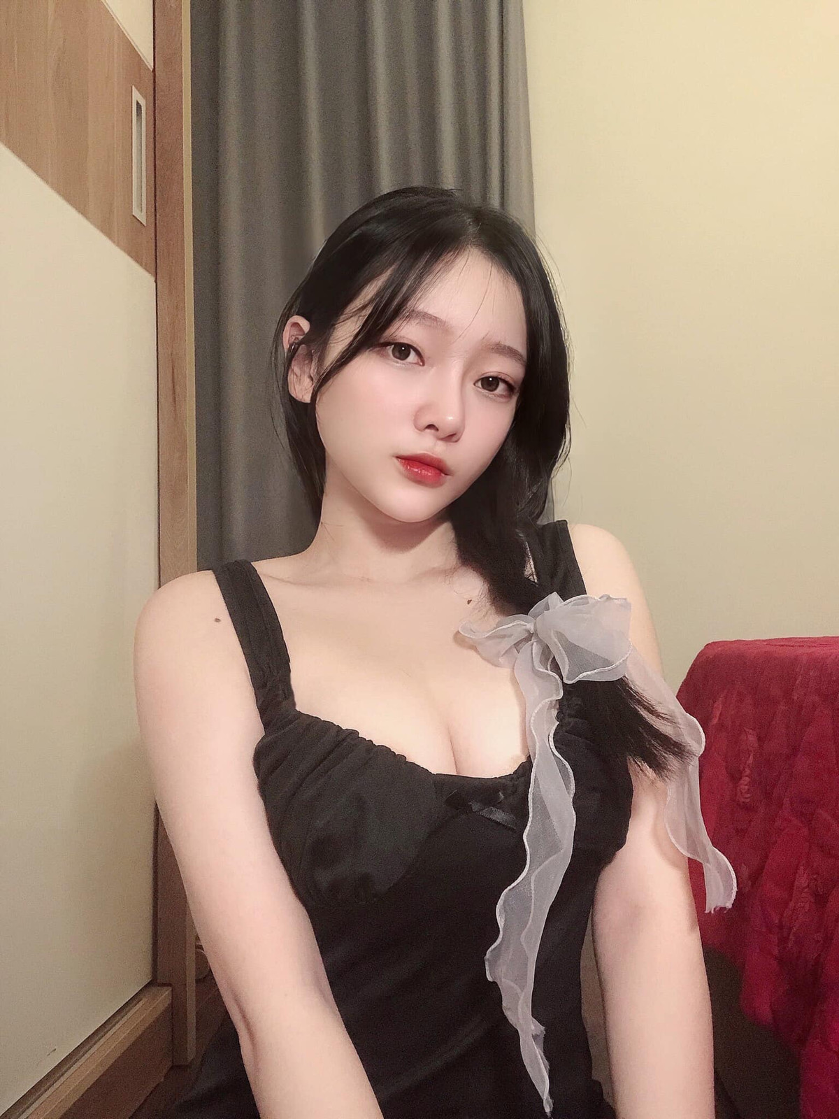 Ngoài Trang Lucy, Hoàng Nguyễn Linh Chi sinh năm 2002 cũng là hot girl Lạng Sơn nổi đình đám.