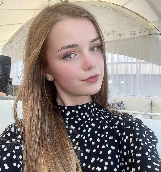 Trang Instagram cá nhân của cô cũng thu hút hơn 160 ngàn lượt theo dõi. Mỗi hình ảnh mới nhất được cô nàng đăng tải đều nhận được "bão tim" từ cư dân mạng. Ảnh: IGNV