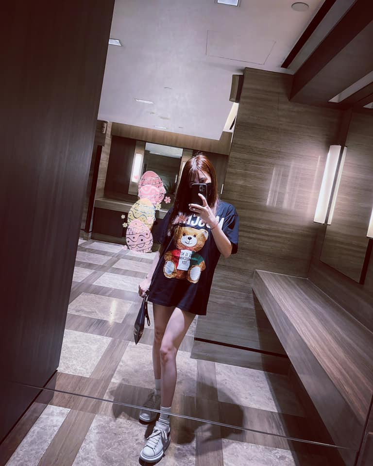 Em gái Công Vinh sinh năm 1989, cô cũng là 1 nhân vật khá nổi bật trên mạng xã hội và sở hữu hơn 11 nghìn người theo dõi.