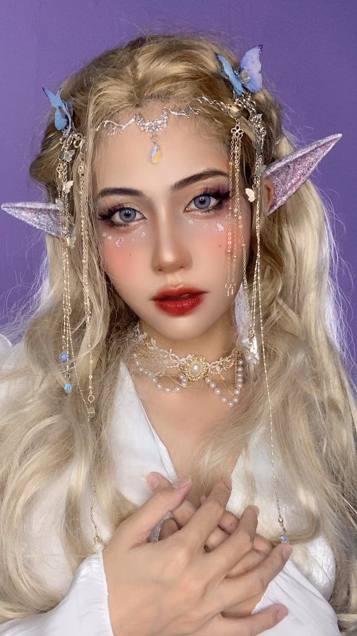 Hiện tại, Châm Sứa đang là người mẫu, diễn viên, streamer khá nổi tiếng tại Hà Nội. Những video ghép đôi có Châm Sứa tham gia đều thu hút được đông đảo lượt xem, trung bình từ 2 - 4 triệu view.