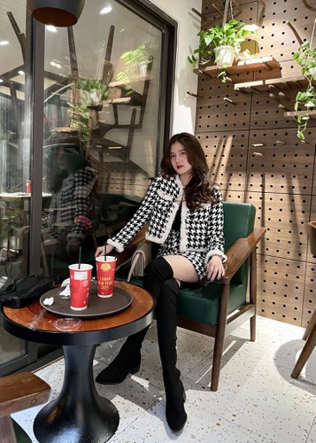 Thành Chung và Tố Uyên được nhận xét là cặp đôi trai tài gái sắc, xứng đôi vừa lứa của làng bóng đá Việt Nam. Ảnh: FBNV, IGNV