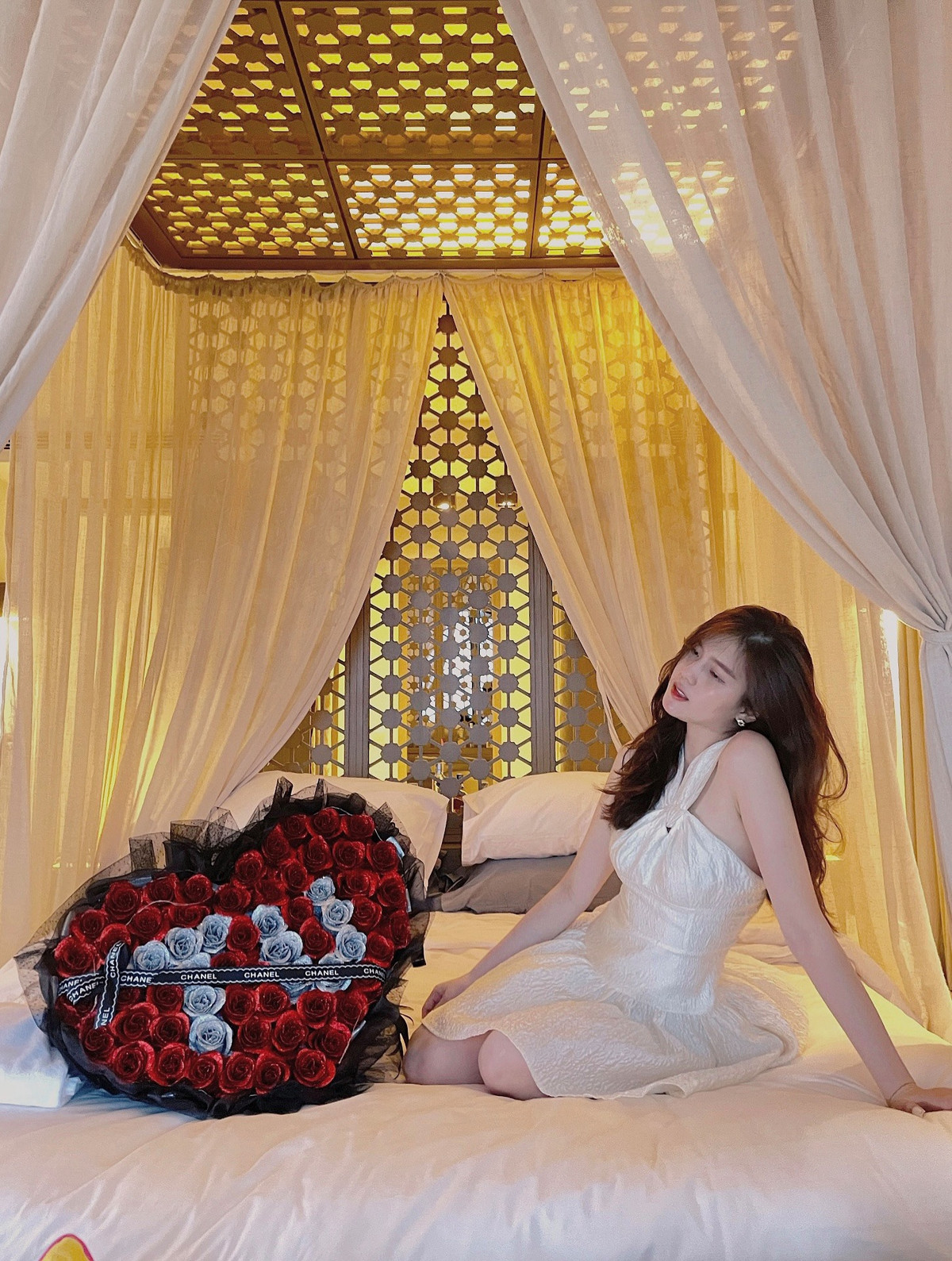 Không cần khoe thân, cô nàng vẫn nhận được hàng chục nghìn followers trên MXH.