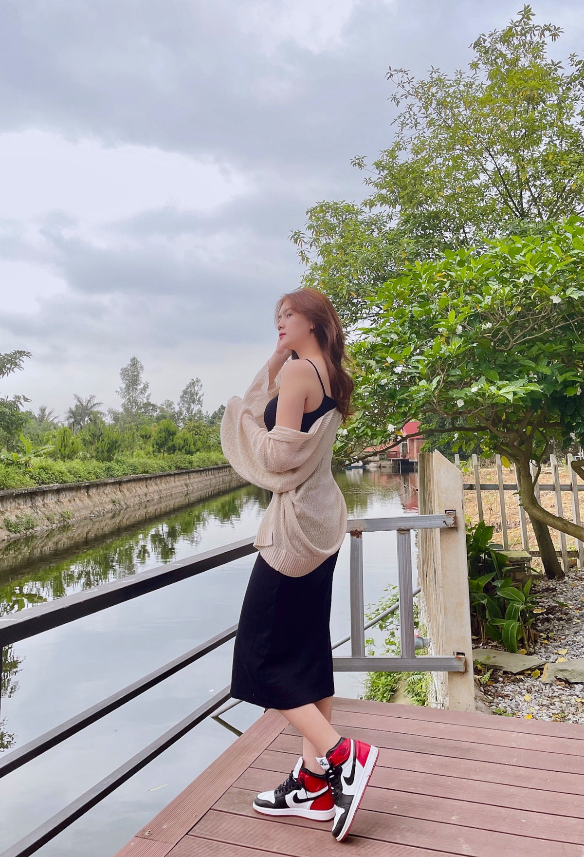 Xinh đẹp chưa đủ, Uyên Kem còn có gu thời trang trẻ trung, năng động thu hút sự chú ý.