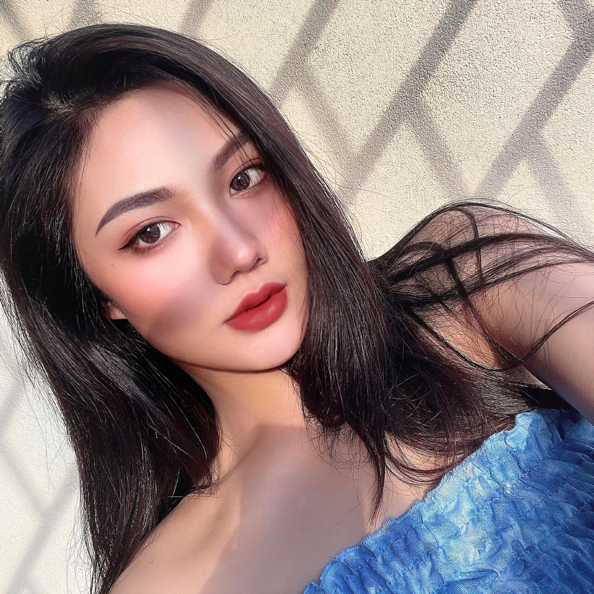 Cư dân mạng dành cho nữ sinh Sài thành nhiều lời khen ngợi về nhan sắc cũng như vóc dáng.