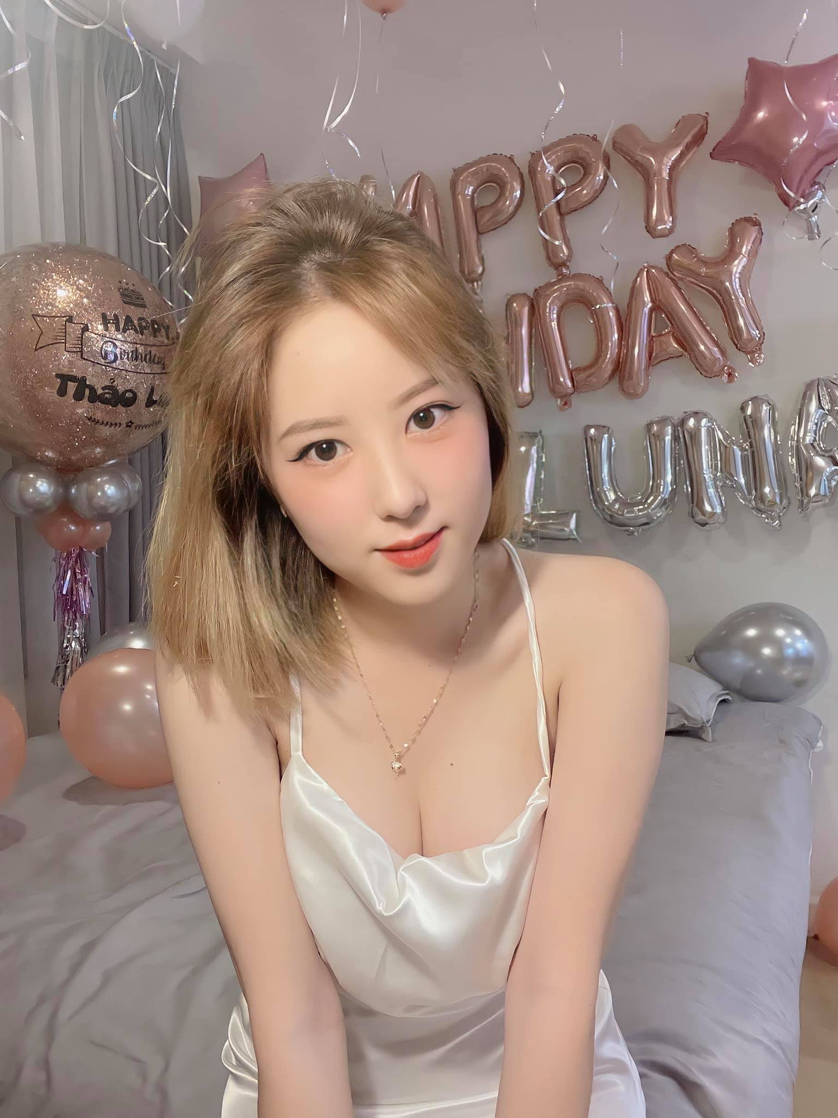 Ngoài bóng đá, Thảo còn có đam mê đặc biệt với âm nhạc. Được biết hiện tại cô cũng đang là ca sĩ tự do.