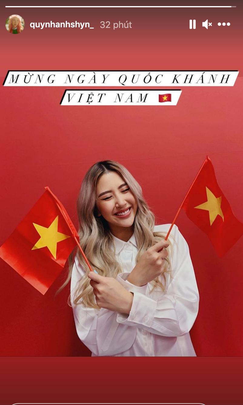 Hot girl Quỳnh Anh Shyn đăng tải hình ảnh tươi tắn, trên tay cầm cờ đỏ sao vàng mừng Quốc khánh 2/9.