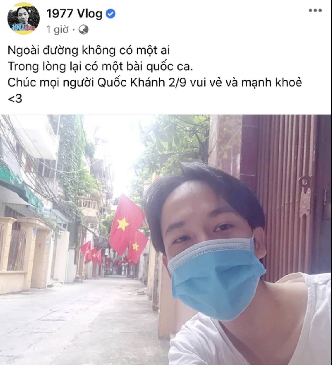1977 Vlog còn làm luôn một câu thơ chúc mừng Quốc khánh.