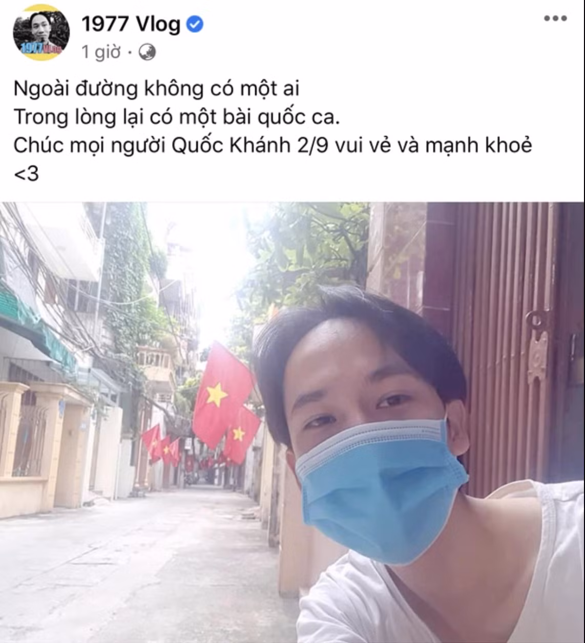 1977 Vlog còn làm luôn một câu thơ chúc mừng Quốc khánh.