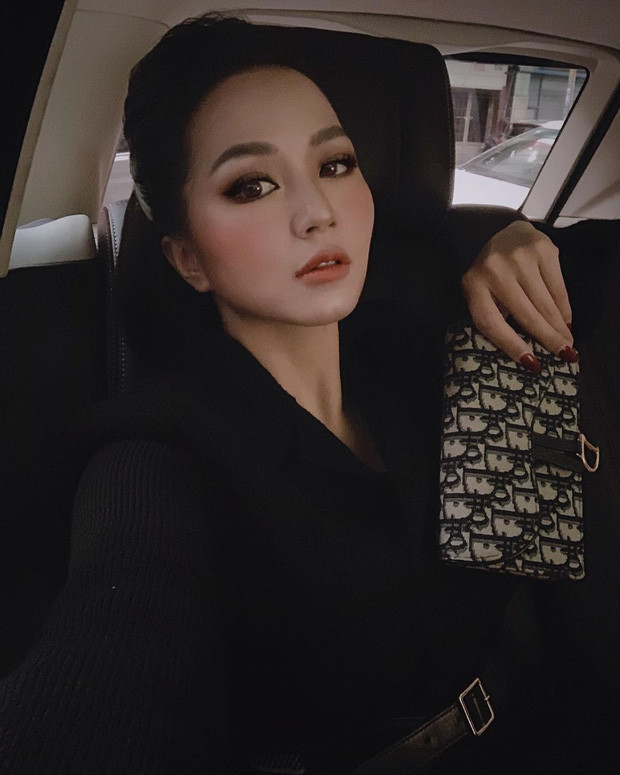 Được biết nữ rich kid là bà chủ chuỗi nha khoa khá nổi ở cả Hà Nội lẫn TP HCM.