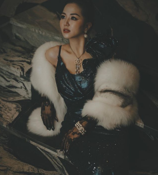 Những hình ảnh mà Phương Nguyễn đăng tải lên trang cá nhân đã cho thấy cuộc sống xa hoa như cung điện xoay quanh cô.